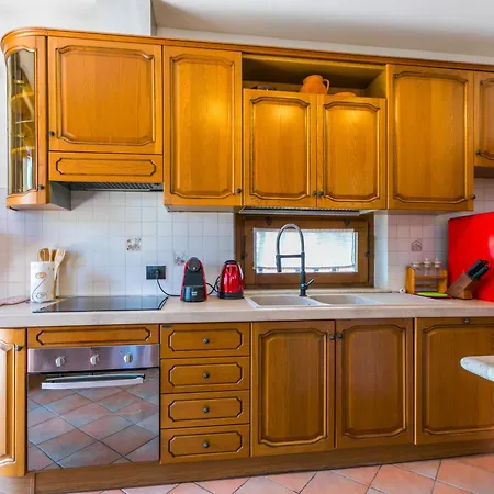 Le Rondini By Interhome